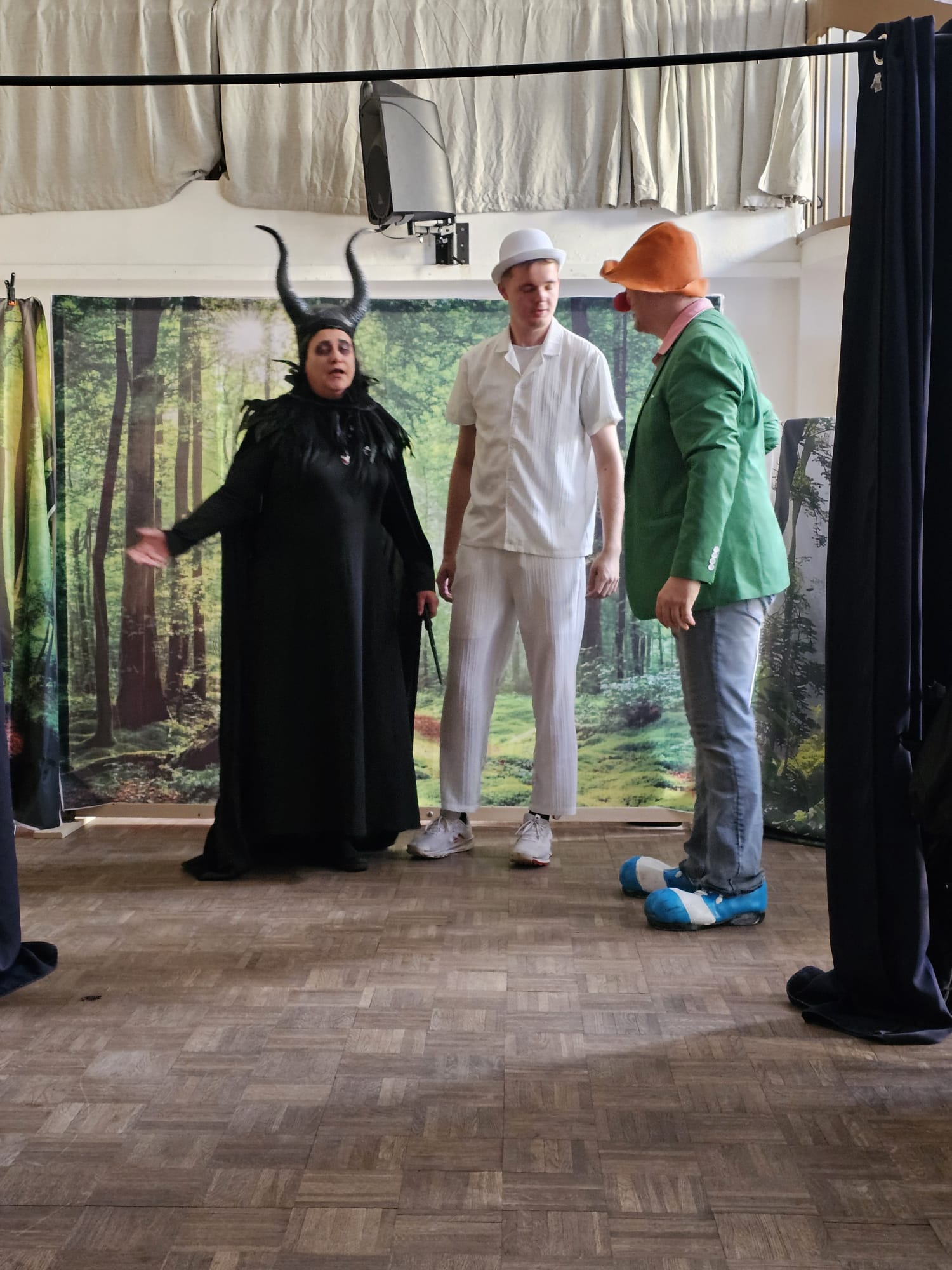 Die böse Königin und Clown Saschi